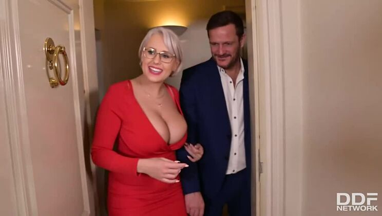 [DDFNetwork] - Valentine's Day Double Penetration with Czech MILFs Sofia & Angel