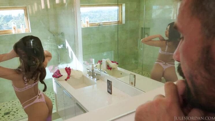 Brunette Xxlayna Marie Loves Manuel's Thick Dick