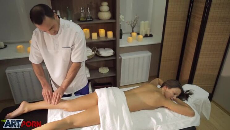 Nensi B Medina loves Foxy Di's touch