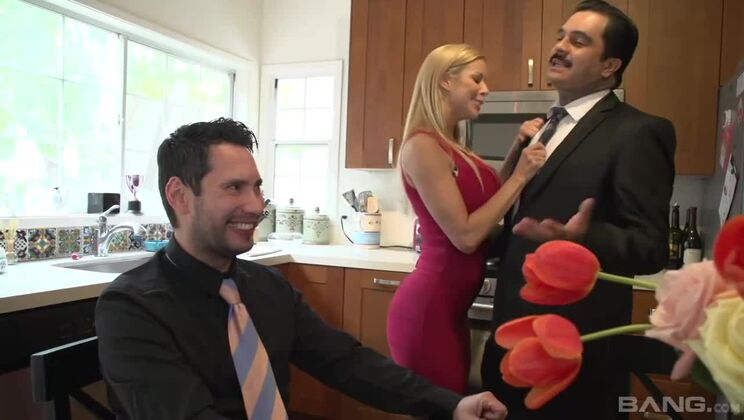 Big tits Alexis Fawx gets messy facial