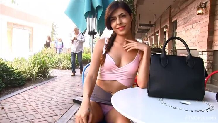 Figure 7 Tease: Audrey's Beautiful Body