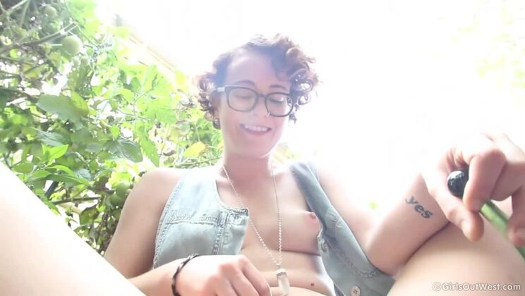 Rosie's Squirt POV Backyard