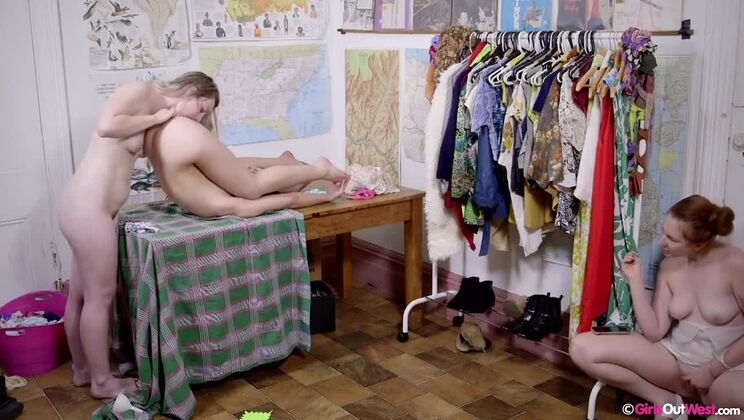 Fingering the Brunettes: Dusty & Mae's Garage Sale