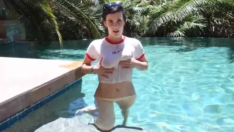 [FTVGirls] - Fun with Sexy Bella in Nature - Bella