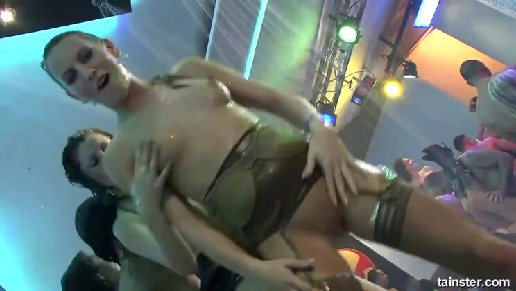 [Tainster] - Fashion Freaks 3 - Susan Snow, Siddi & Rihanna Samuel in Steamy Pussy Licking