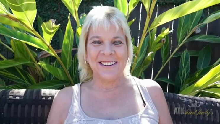 Blonde and Brazen: Sindy Silver's Solo Outdoor