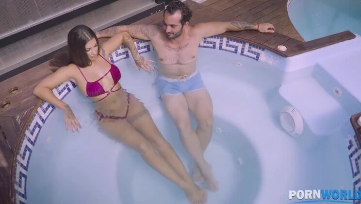 Brunette Susy Gala Sucks Big Cock & Gets Glazed Poolside