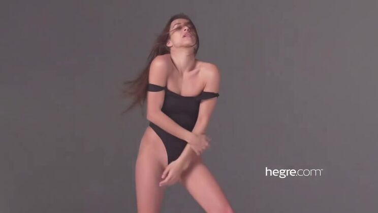 [Hegre] - Wings of Love – Dominika C’s Skinny Body and Gorgeous Face in Action - Mirabell