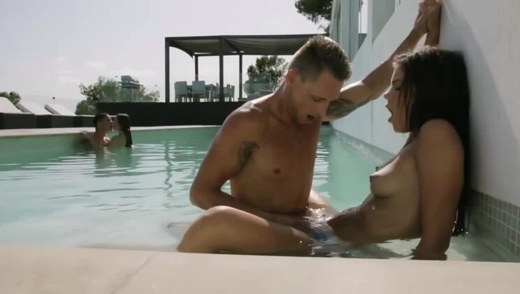 Carrie in a Group Sex Cumshot Scene