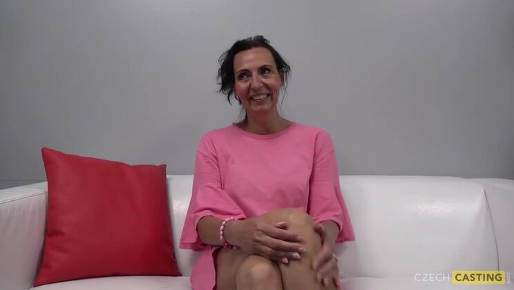 Brunette and Beautiful: Klaudie