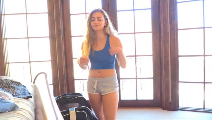 Orgasms Come Easy to Cara