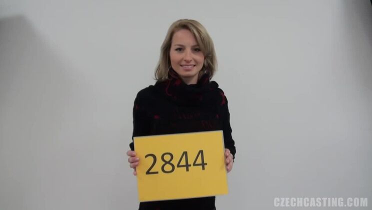 Blonde Czech Girl Jana Pleasing