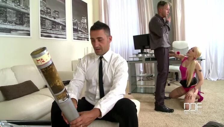 Russian Beauty Lola Taylor in Office Fuck