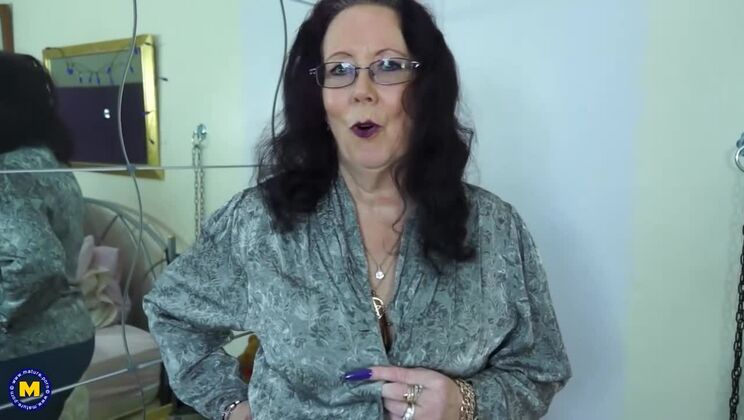 [Mature.nl] - Zadi - Solo Sex with a Mature British Beauty