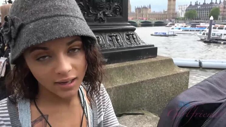 Skinny GF Holly Hendrix sucks dick before tourist fun