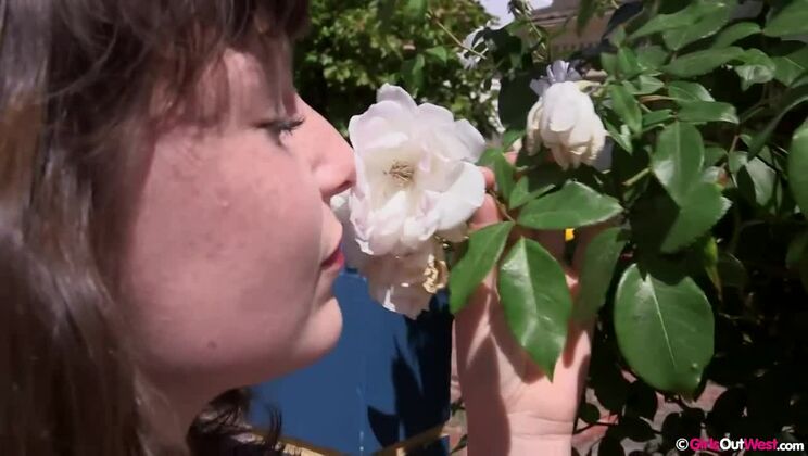 Seductive Sheryl uses roses for wild solo fun