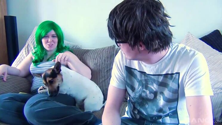 Full Figured Tattiana Seduces with Her Tits