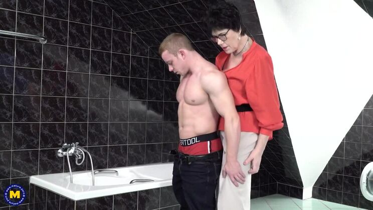 Horny Mature Woman Finds Young Boy Using Toys In The Shower