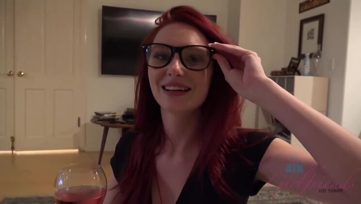 Girlfriend Experience: Lacy Lennon's Handjob