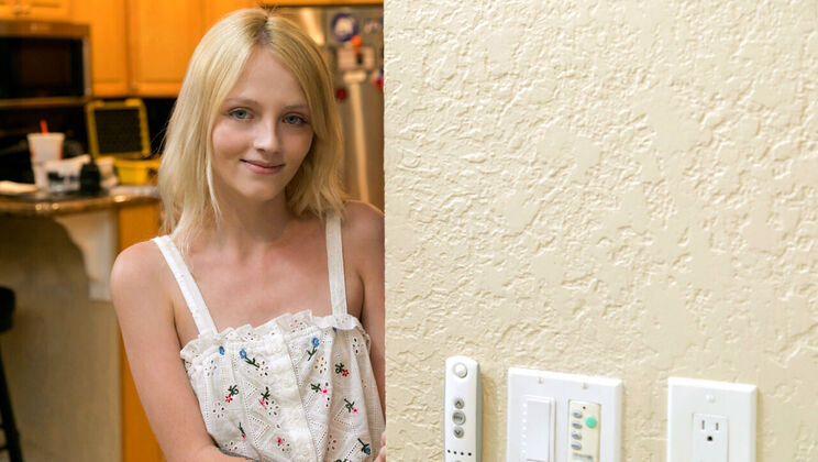 [DetentionGirls] - Kate Bloom's Blowjob Skills on Display - Kate Bloom