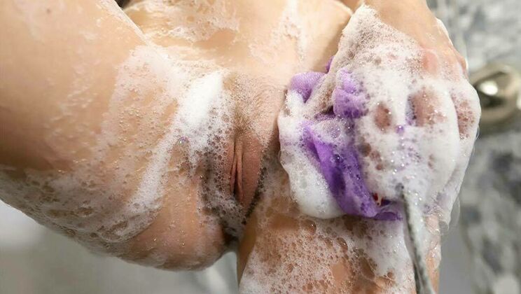 [BangBros18] - Josie’s Shaved Pussy Takes a Huge Load - Josie Tucker - Jay Bangher