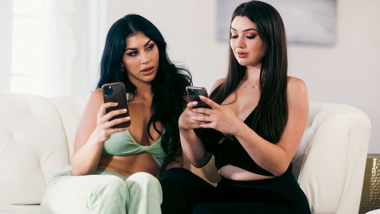 [Mommy'sGirl] - Reconnecting with Kissing and Fingering