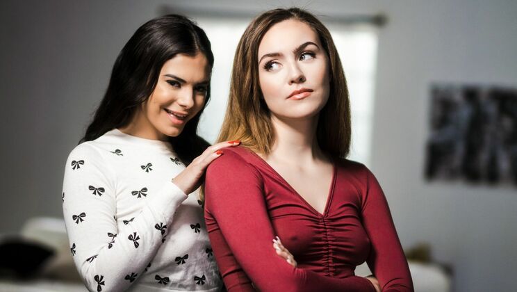 [WebYoung] - College Girls Enjoy Lesbian Fun - Violet Starr - Freya Parker