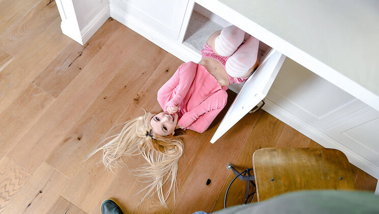 Petite Action with Kenzie Reeves and Romeo Price