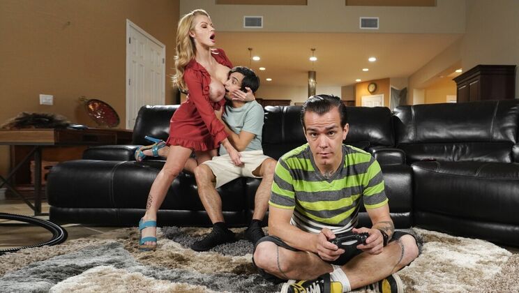 Tattooed MILF's Big Boobs Get Attention