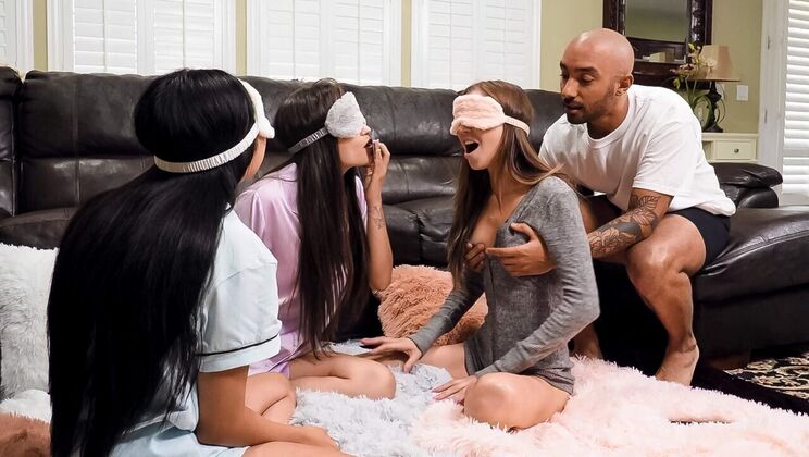 Blonde Bombshell Marykate Gets a Facial