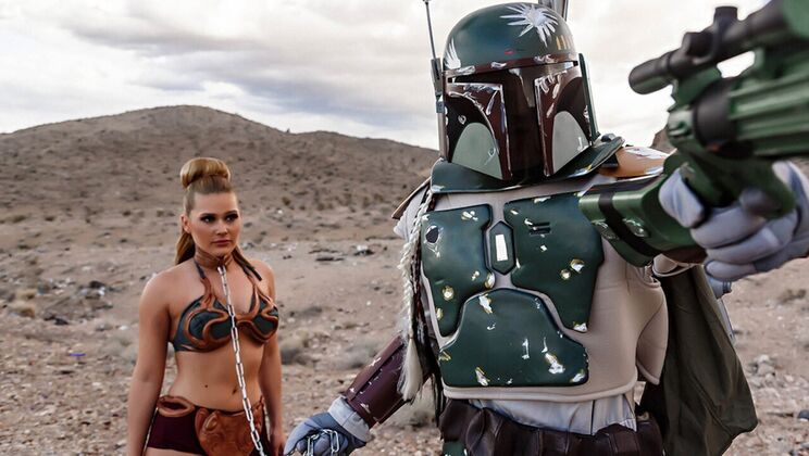 Big Cock Fucks Petite Princess Lay