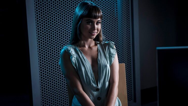 [Brazzers] - European Babe Riley Reid in Office Sex