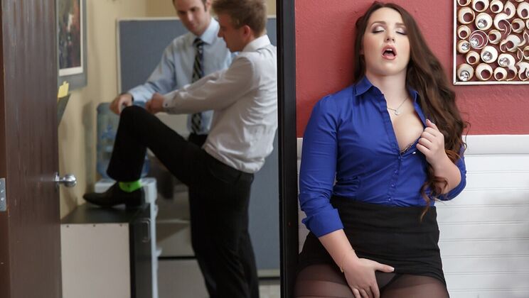 [Brazzers] - Danny D Fucks Executive Whore