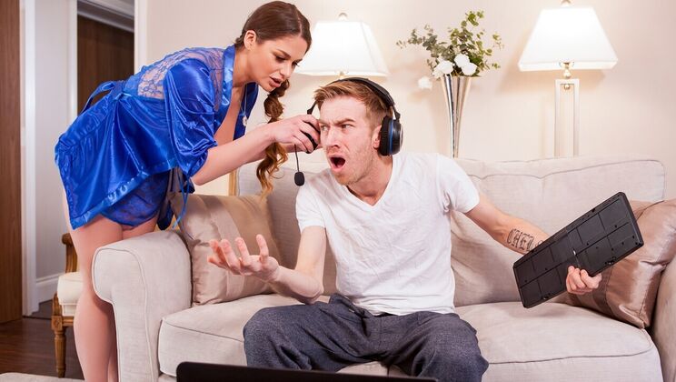 [Brazzers] - Gamer's Shaved Heaven