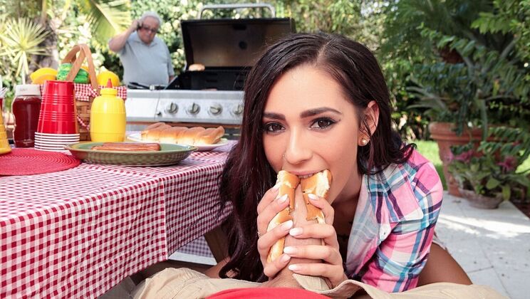 [SneakySex] - Ass Fingering on a Park Bench - Jaye Summers - Duncan Saint