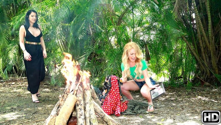 [MomsLickTeens] - Bonnie's Body of Desire - Bonnie Grey - Cassandra Cain