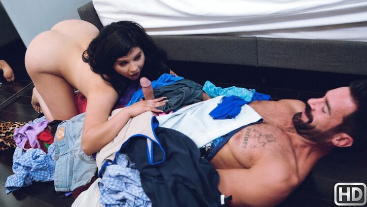 [MonsterCurves] - Big Ass Brunette AliceafterDark Takes It Missionary & POV - Charles Dera - AliceafterDark