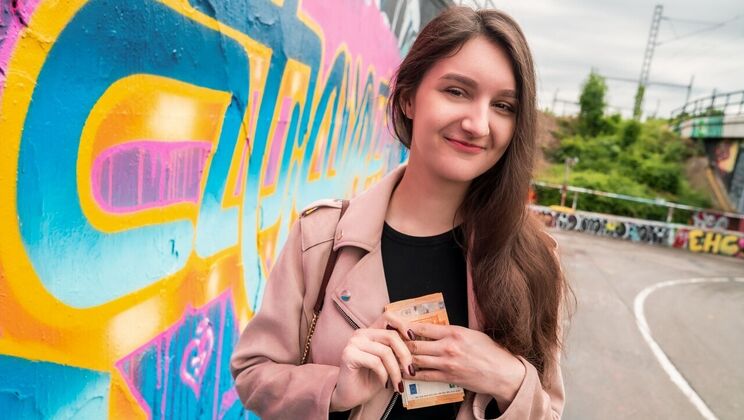 [PublicAgent] - Big Natural Tits and Cumshot in Public - Martin Gun - Alisa Horakova