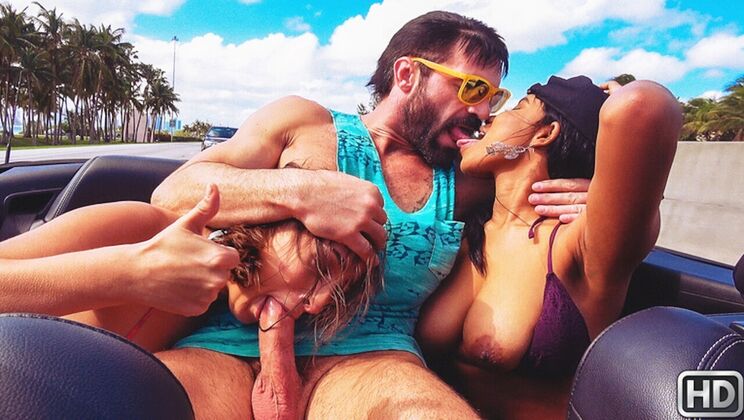 FFM Car Sex - Reverse Cowgirl, Ass Fingering & Massive Squirt