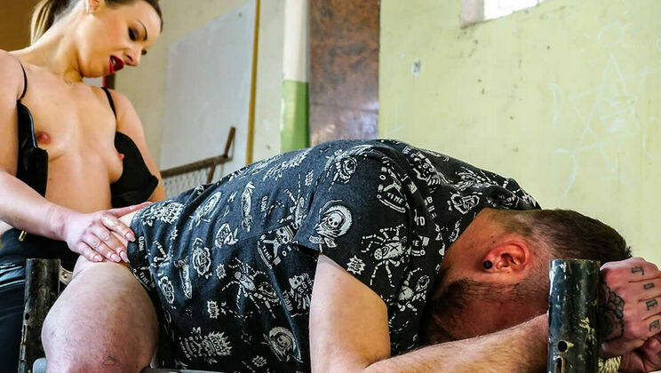 Lilit Sweet: The Queen of Hardcore Femdom