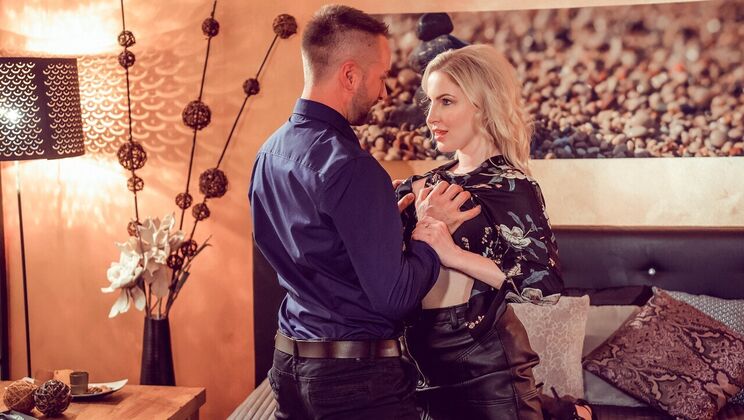 [MOMXXX] - Cumshot and Cheating: A Blonde Wife's Dirty Deed - Georgie Lyall - Alan Wake