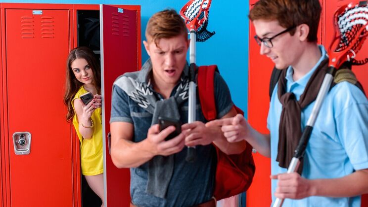 [TeensLoveHugeCocks] - Blonde Locker Room BJ - Oliver Flynn - Megan Marx