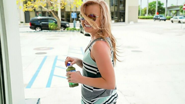 [PublicPickups] - Tattooed Chick Gets Deepthroat