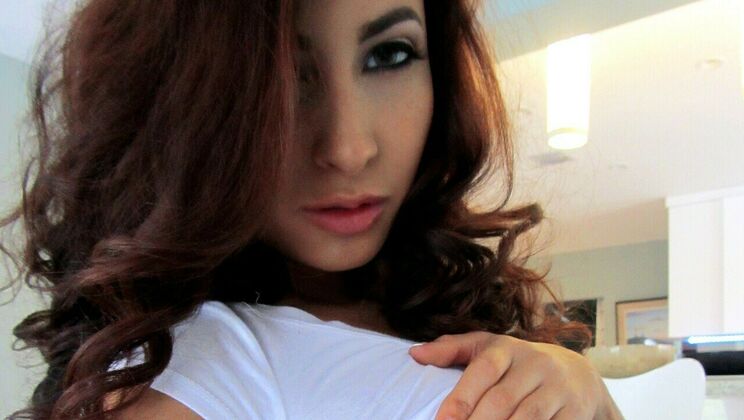 Curvy Jade Jantzen's Latina Body