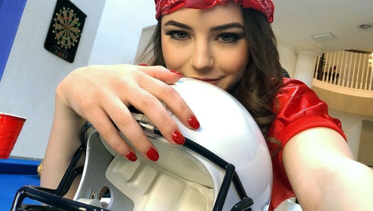 Losing a Bet Leads to Kylie Quinn's Pleasure