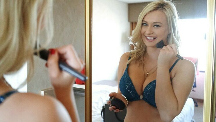 Beautiful Busty Natalia Starr Oral