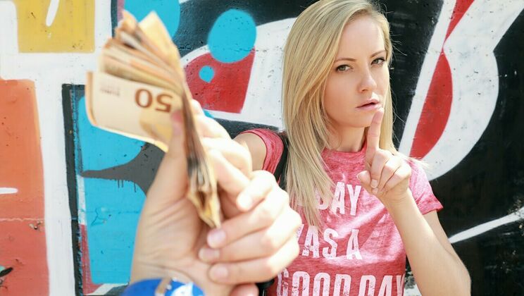 [PublicPickups] - Amateur Blonde Gets Caught Outside