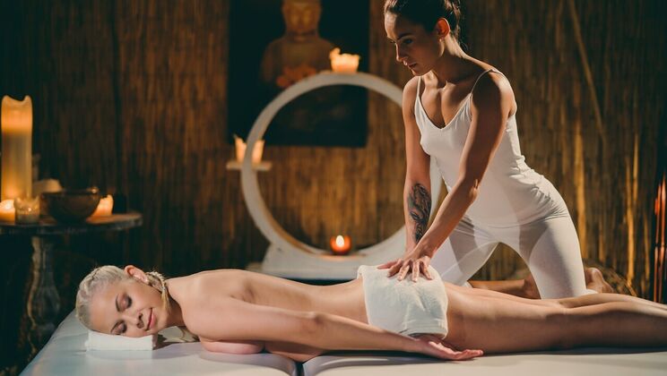 [MassageRooms] - Oiled Up Lesbians Indulge in 69 and Fisting - Julia Parker - Lexi Dona