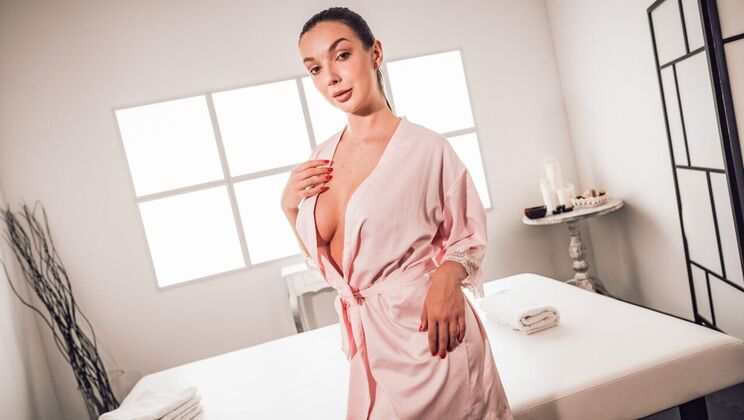 Short Hair Czech Girl Enjoys Massage and Fuck