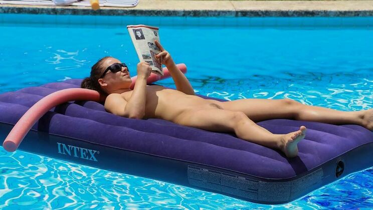 Cumshot with a Piercing Kiss